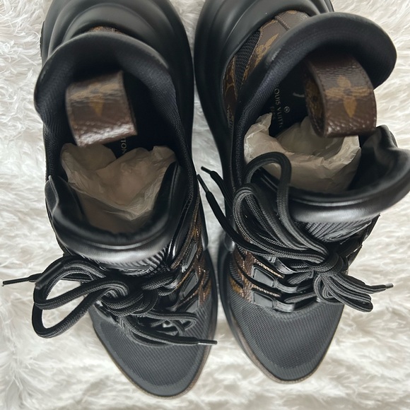 LV Archlight Sneakers size 41.0 - Picture 7 of 12